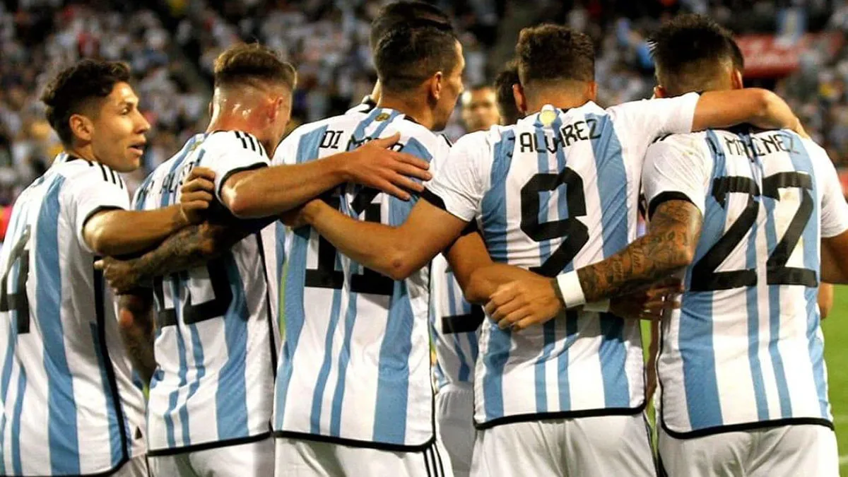 Scaloni definió las camisetas para el Mundial y hubo varios cambios inesperados